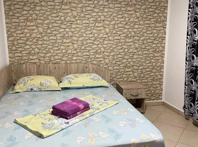 Vlad Πανσιόν 3*